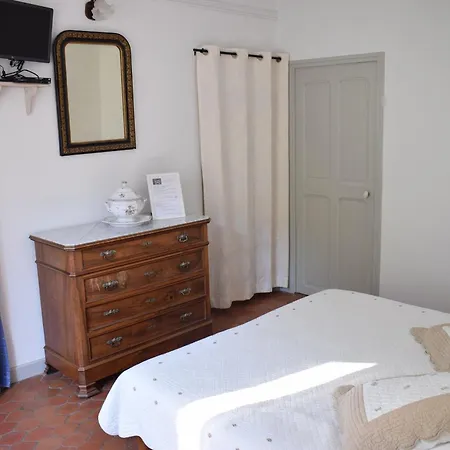 La Figuiere De Vaucluse Bed & Breakfast 2*