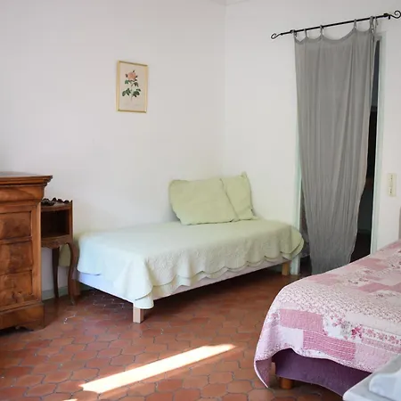 La Figuiere De Vaucluse 2*
